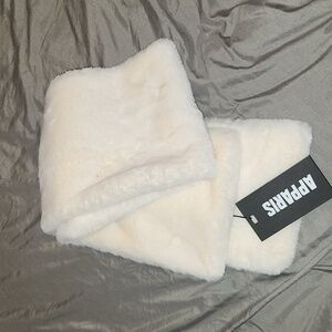 Apparis Bambi Plush Vegan Scarf • NWT • Luxe Faux Fur Accessory